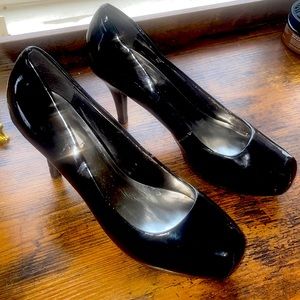 Olsenboye Classic Black 2.5” Heel Formal Dress Shoes